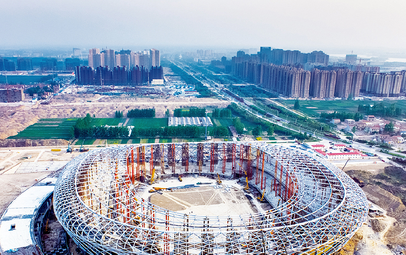 起重機助力亞洲北京鳥(niǎo)巢建設